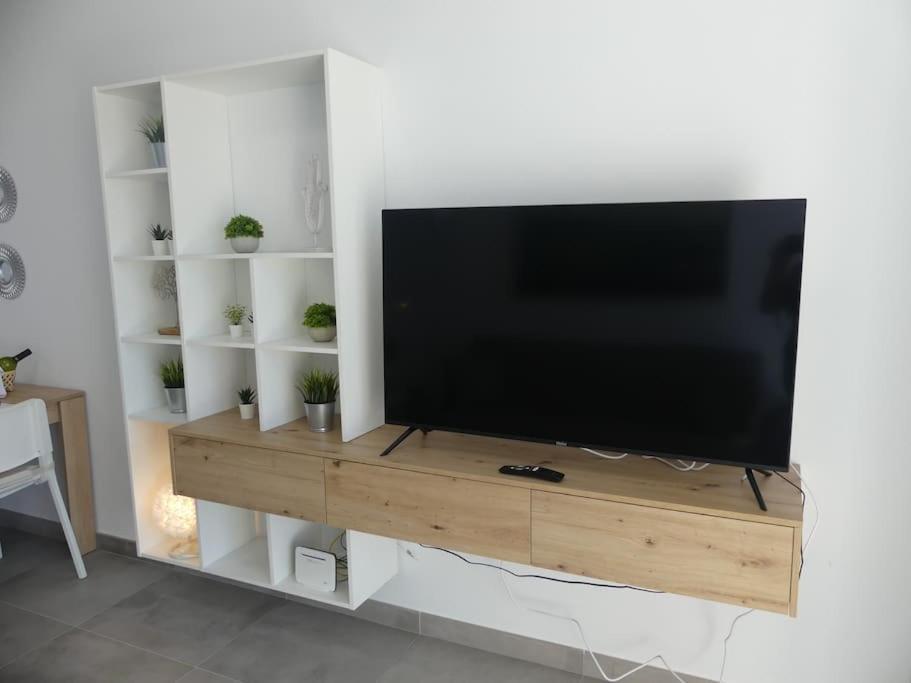 דירות לה לגונה 19 Piso Centrico, Nuevo Y Bien Equipado En La Trinidad מראה חיצוני תמונה